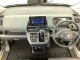 【前方視界】開放的な前方視界!運転がしやすく疲れにくいです♪窓が大きく、見通しがとっても良いおクルマですよ♪