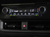 車内を快適に、オートエアコンを装備しています。