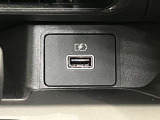 【USB電源ソケット】バッテリーが少なくなっても大丈夫!携帯やゲーム機などUSBにつないで車内で充電ができます!