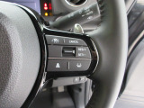 Hondaセンシングの機能のひとつ、アダプティブクルーズコントロール付!アクセルから足を離しても設定したスピードと前車との車間を保ち走行してくれます!車線維持もアシスト☆高速道路で疲労軽減ですね☆