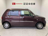 車両右側面からの写真になります。車をご覧になりたい時はお気軽に最寄りの店舗へご相談下さい。