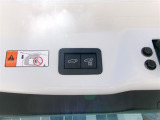 パワーバックドア機能付きです。高さや重さでバックドアの開閉って意外と大変ですが、電動で楽々です!