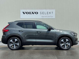 都市を駆け巡る本物のSUVとして、XC40は開発されました。スカンジナビアの独創性と都会的な雰囲気を身にまとった、都市で生活するあなたのために作られた一台です。