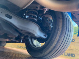 お車を安心してお乗りいただく為には、足回りの定期点検が欠かせません。サービスサポート(有償保証)では無料点検もご提供しており、安心のカーライフをお過ごしいただけるサポート体制が整っています。