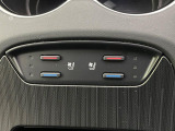 【シートベンチレーション】夏場は涼しい風でお尻や背中の熱やムレを防ぎ、冬はエアコンよりも早く温まってポカポカに!季節を問わず快適に過ごせます。