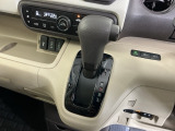 発進時から滑らかに加速する無段階変速のCVTはストップ&ゴーの多い街の中も快適です