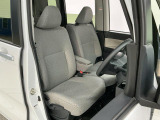 【運転席・助手席】内装ルームクリーニング済みです。しっかり綺麗にしていますので、是非、お確かめください。車に自信があるからこそ、是非一度ご来店頂き内外装も見てもらえると幸いです。