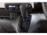 シフトレバーは扱いやすい位置に配置されてます。安全運転でお出掛けください。