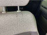 2列目運転席側シート、少し汚れがあります。