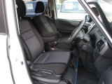 足元ゆったりで運転が楽しくなります。