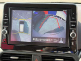 駐停車には便利なアラウンドビューモニター搭載。サイドモニターの切り替えも可能です。