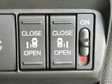 【両側パワースライドドア】スマートキーや運転席のスイッチで後席両側スライドドアの開閉が可能♪電動だから力を入れてドアを開ける必要が無く、小さなお子様でも簡単に開け閉めでき快適です♪