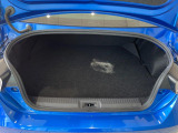 積み下ろしのしやすいデッキにはたっぷりと荷物を積み込んでいただけます。遊びから仕事まで、様々なシーンで頼れます♪