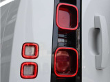 LEDライトは光量の確保はもちろん、シャープでスッキリした印象を与えます。