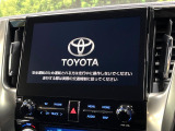 【メーカー純正ナビ】インテリアに溶け込むスタイリッシュな「専用設計」メーカーナビを装備♪視認性や操作性など基本性能にも優れ、より上質なカーライフをお楽しみいただけます。