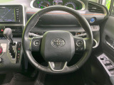 【純正革巻きステアリング】上質な革を使用することで、手にしっかり馴染みとても運転しやすいハンドルです♪