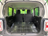 普段のお買い物や通勤、送迎等に十分な荷室スペースを確保しております。セカンドシートを倒すと、大きな荷物の積載も可能です♪