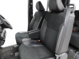 納車の前にはエンジンオイル、オイルエレメント、エアクリーナー、クーラント、バッテリー、ワイパーゴムのチェックまたは交換を行います!