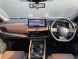 エクストレイルの運転席周りの画像です。興味がわいて来ませんか?ゆっくり、じっくりご覧下さい。