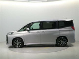 両側パワースライドドア付きだから、狭い駐車スペースなどでの 乗り降りラクラク!小さなお子さまのいるご家庭には嬉しい装備。