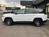 【ホイールアーチ】台形ホイールアーチはJeep伝統のデザインです。採用している理由は諸説ありますが、オフロードを走行する際にタイヤとボディが干渉しあわないよう配慮した作りにするためとなります。