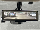 インテイリジェントスマートルームミラーを装備しておりますので、後席の荷物・後席者を気にすることなく、後続車等の確認をすることができます☆