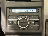 車内空調は&rdquo;AUTOエアコン&rdquo;にお任せ。運転に集中出来ますよ!