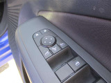 ドアミラーの鏡面の調節、格納は運転席からすべて操作できます!