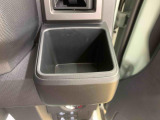 お車の状態をしっかりとお伝えするために1台の車両に付き40枚以上の画像を用意しております。外装はもちろん、室内の装備やお車の特徴などごらんください。