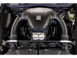 4.8L V型10気筒エンジンからは、YAMAHAとの共同開発により「天使の咆哮」にも喩えられる甲高いエンジンサウンドを鳴り響かせ、発売より10年を過ぎた今では更なる人気を博した特別なモデルです。