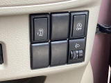 【パワースライドドア】スマートキーや運転席のスイッチでスライドドアの開閉が可能♪電動だから力を入れてドアを開ける必要が無く、小さいお子様でも、重い荷物を持っている時もラクに開け閉めできます♪