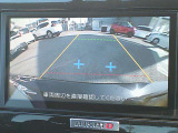 車庫入れや後方確認に便利な、バックモニター搭載!車幅線が表示されるので安心です。一度使用すると、手放せなくなる装備です!