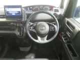 シンプルで使いやすいデザインのハンドル周り。
