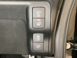 ハンドルの右側には安全装備の、CTBA(シティブレーキアシストシステム)とVSA(ABS+TCS+横滑り抑制)の解除スイッチがついています。