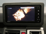 【TV機能】フルセグ視聴が可能で、休憩中や待ち時間も退屈させません。綺麗な画質で番組を楽しめるため、車内がまるで自分だけのくつろぎ空間に変わります。
