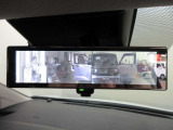 スマートルームミラー付きで後部座席に乗車してても後方がしっかり見れます