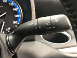 ライトスイッチです。「AUTO」にすると外の明るさに応じてスモールライト・ヘッドライトが自動でON・OFFします。夕暮れ時や屋内駐車場、トンネルなどに便利です。フォグランプもON・OFFできます。