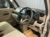 運転席まわりは、使用感も少なく良好な状態です。