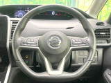 【純正革巻きステアリング】上質な革を使用することで、手にしっかり馴染みとても運転しやすいハンドルです♪