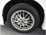 かっこいいホイールですね。 車のイメージを大きく左右するホイール部分はコダワリを持ちたいですね。