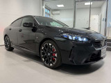 BMWのダイナミック且つエモーショナルなスタイルを印象付けるキャラクターライン(プレスライン)眺めているだけで溜め息の出る美しさです☆