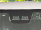 【スマートアシスト3】走行中に前方の車両等を認識し、衝突しそうな時は警報とブレーキで衝突回避と被害軽減をアシスト。より安全にドライブをお楽しみいただけます。