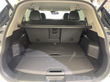 【トランク】積み込みやすくて、たっぷり積める荷室です。シートアレンジできるものは、乗車人数と荷物の量や大きさによってシートを動かすことができるので、より快適なドライブが可能です!