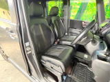 運転席シート廻りは使用感も少なく、良好な状態となっています。丁寧に使われていたことがよくわかりますね。