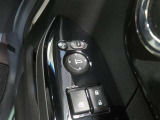 電動格納ミラー! スイッチひとつでミラーを畳めます。