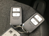 家族やパートナーと個別に持てるため、貸し借りの手間がなくスムーズに乗車できます。また、メインキーを自宅に置いたまま、もう一方をサブとして常に鞄に入れておけるため、持ち出し忘れを防げる点も便利です。