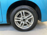 タイヤサイズは165/65R14!社外アルミホイール!納車前の点検時にタイヤ交換させていただきます!アルミホイールに傷があります。