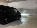 LEDヘッドランプです。十分な明るさを保ちつつも消費電力が少なく、バルブ寿命も長いのが特徴です。瞬時にMAXの光量を発揮するのもLEDならではです。
