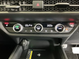 運転席/助手席シートヒーターで寒い日もすぐに温かくなり快適に過ごせます。3段階の温度調整が可能です