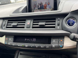エアコンはオートエアコンです(^-^)温度調節も細かくできるので車内を快適な温度にできますよ(*^^*)人